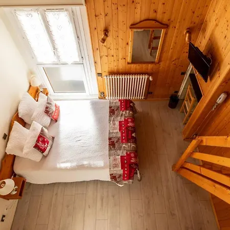 Logis Le Vernay 3* أوترانس