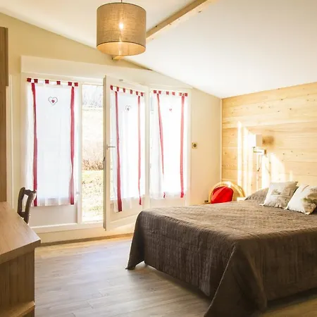 Logis Le Vernay 3*