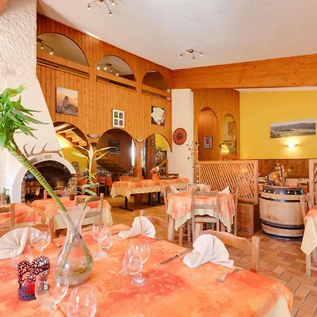 Logis Le Vernay 3*
