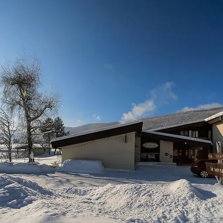 Logis Le Vernay 3*