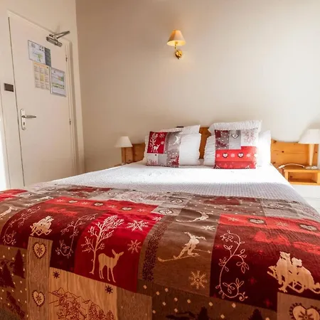 Logis Le Vernay Hotel 3*