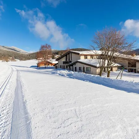 Logis Le Vernay Hotel 3*