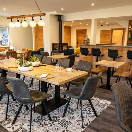 Logis Le Vernay Hotel