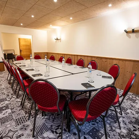 Logis Le Vernay Hotel 3*
