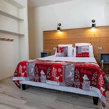 Logis Le Vernay Hotel 3*