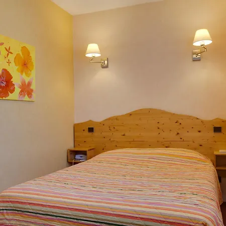 Logis Le Vernay Hotel 3*