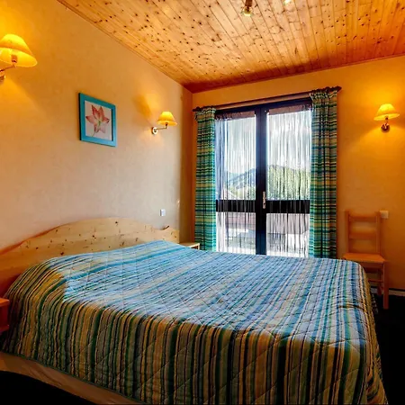 Logis Le Vernay Hotel 3*